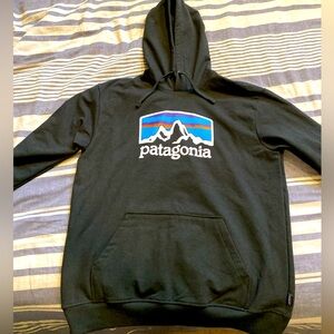Charcoal Patagonia hoodie/sweater